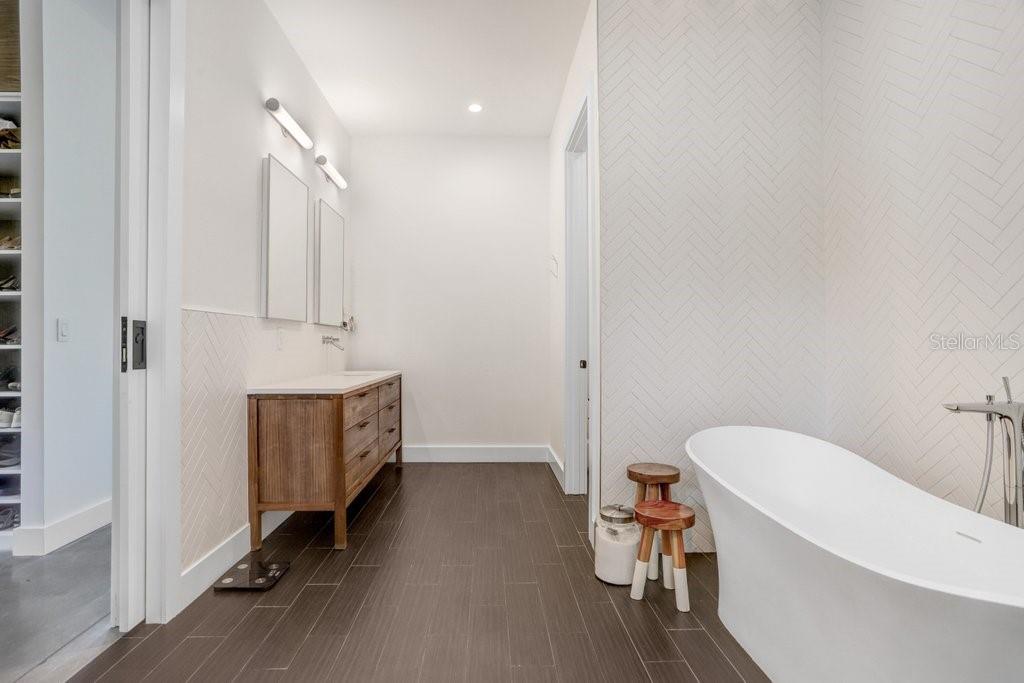 3440 CRENSHAW LAKE RD