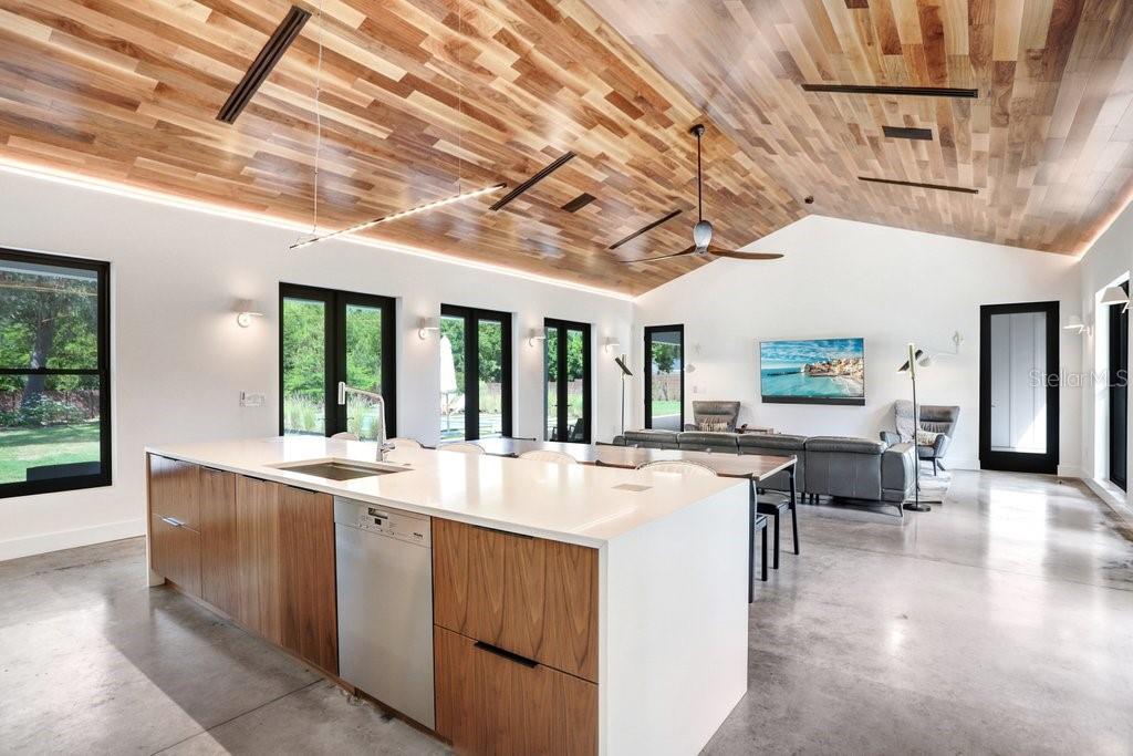 3440 CRENSHAW LAKE RD