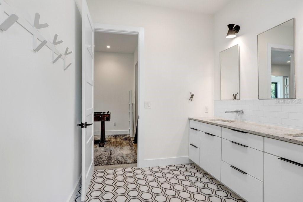 3440 CRENSHAW LAKE RD