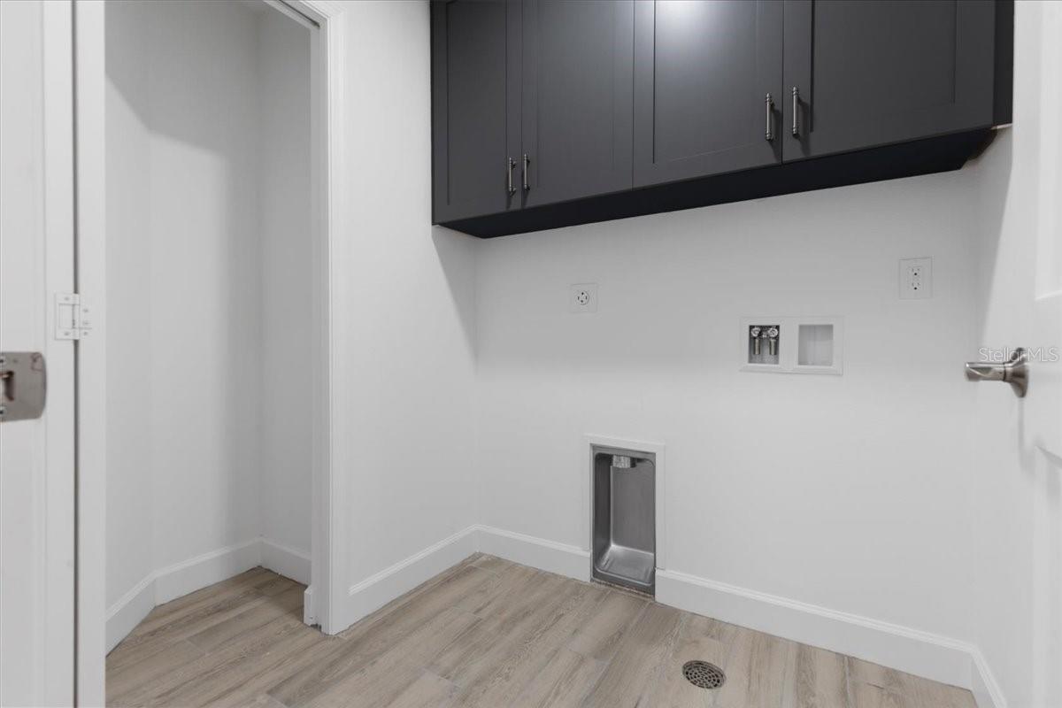 125 ISLAND WAY #403