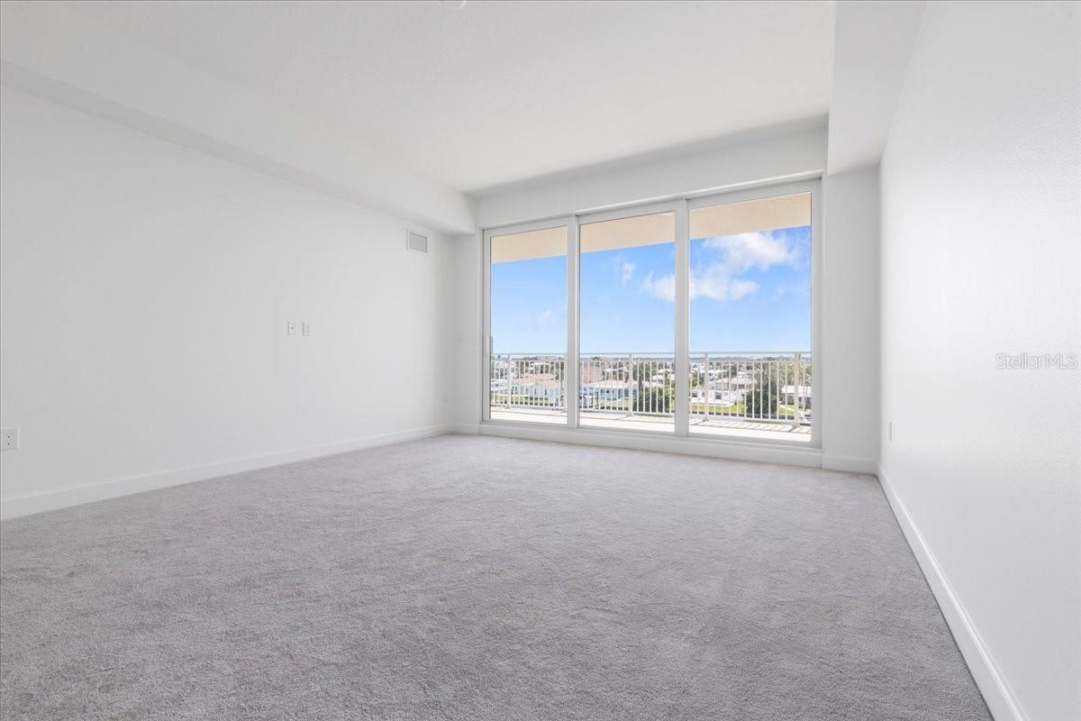 125 ISLAND WAY #403