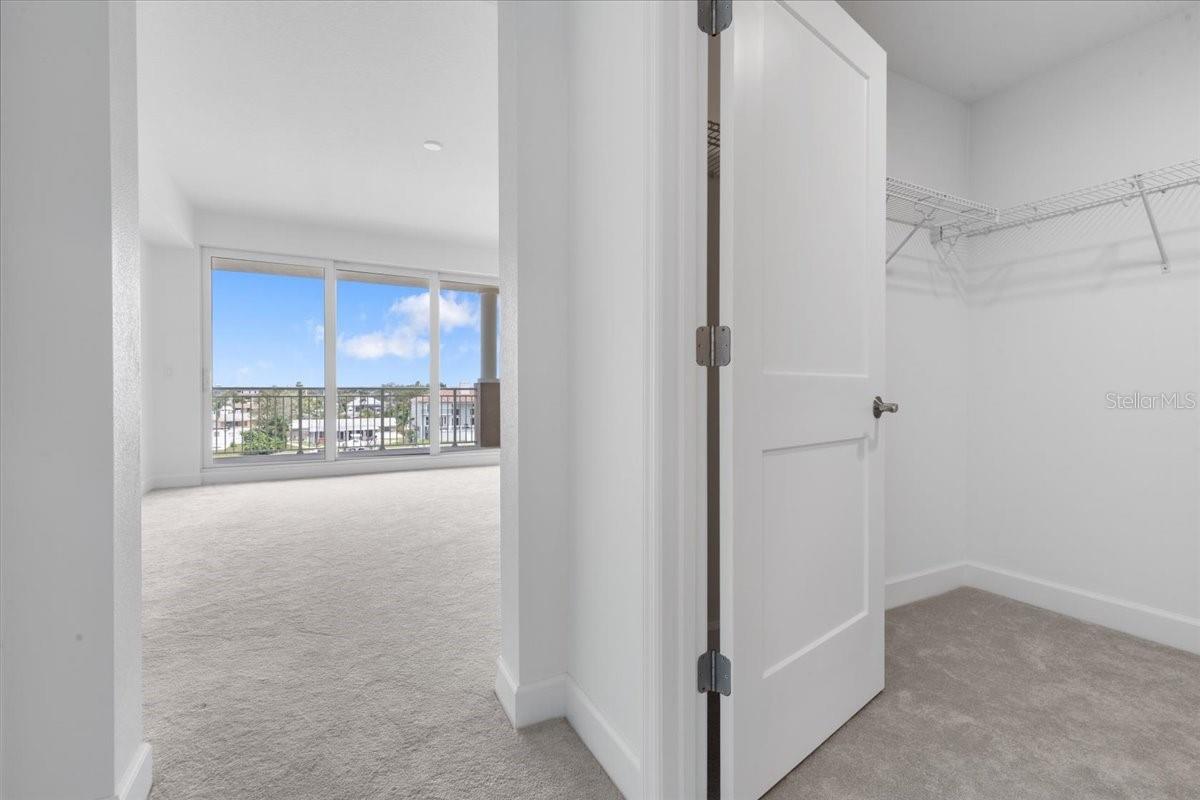 125 ISLAND WAY #403