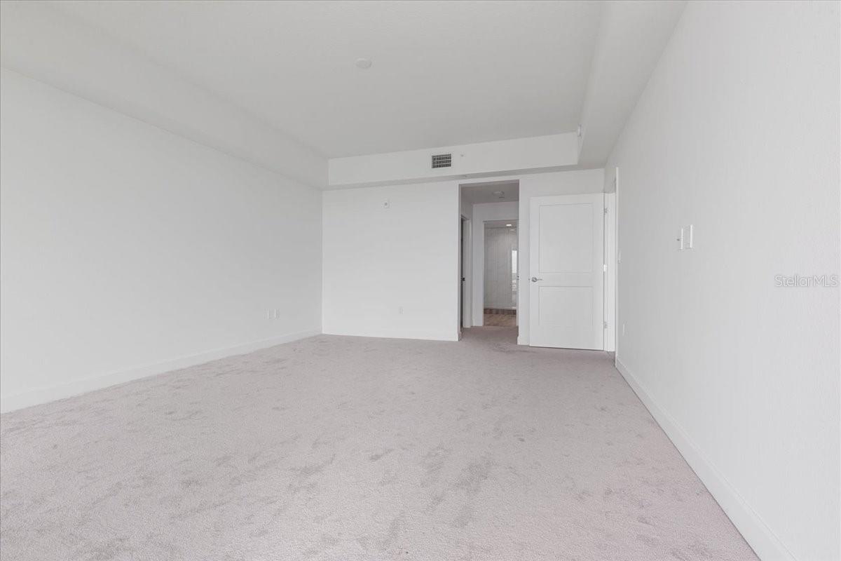 125 ISLAND WAY #403