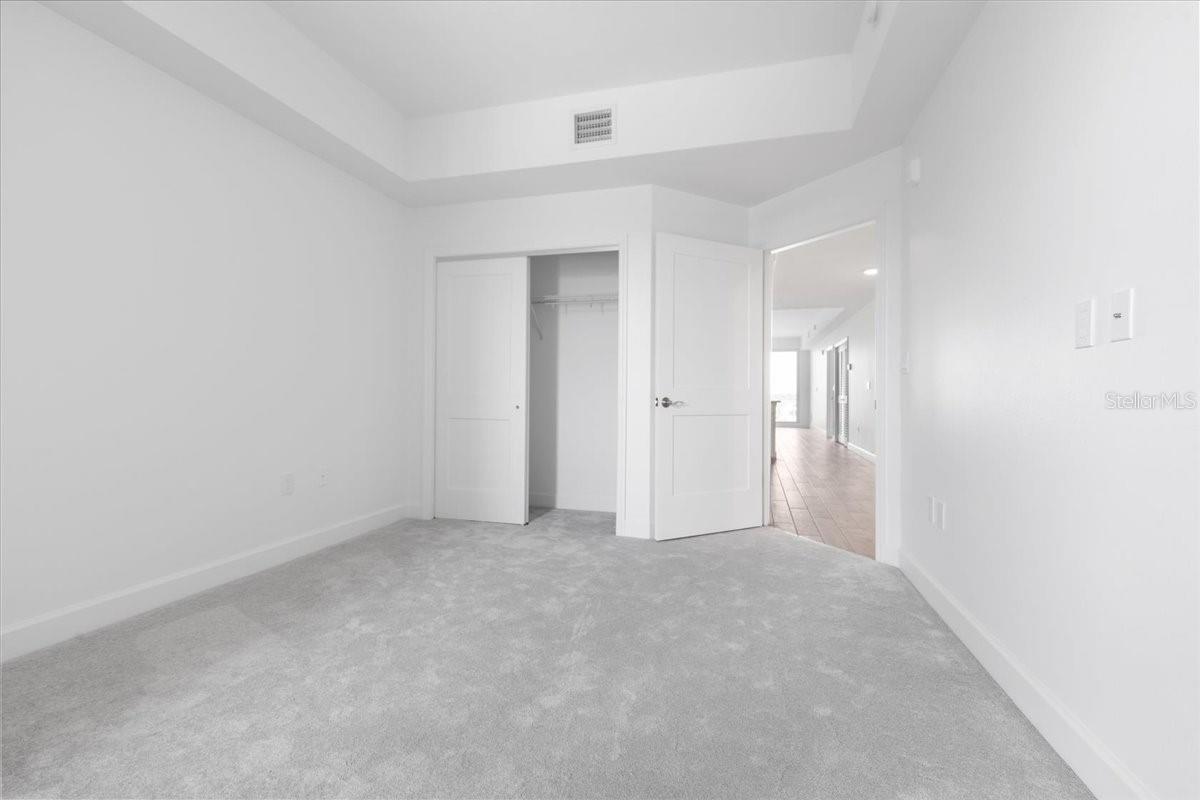 125 ISLAND WAY #403