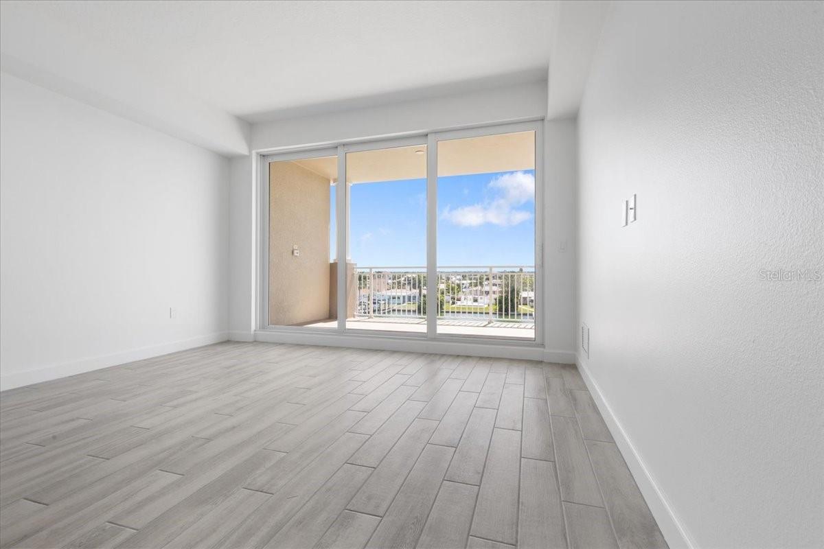 125 ISLAND WAY #403