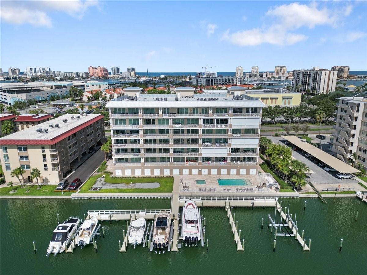 125 ISLAND WAY #403