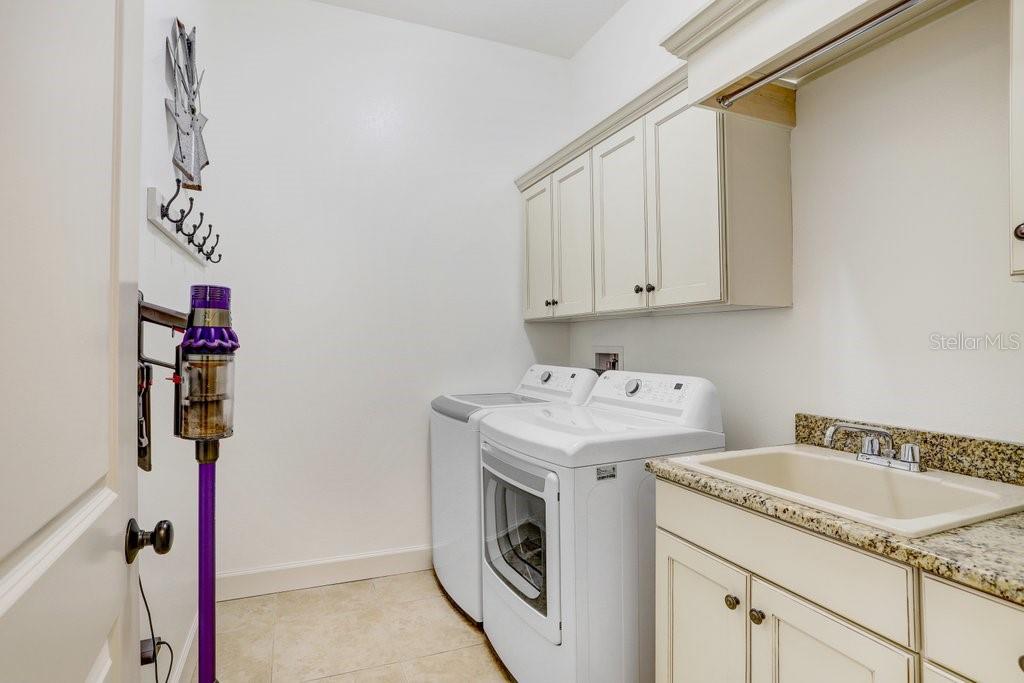 7709 KENIA MEADOWS LN