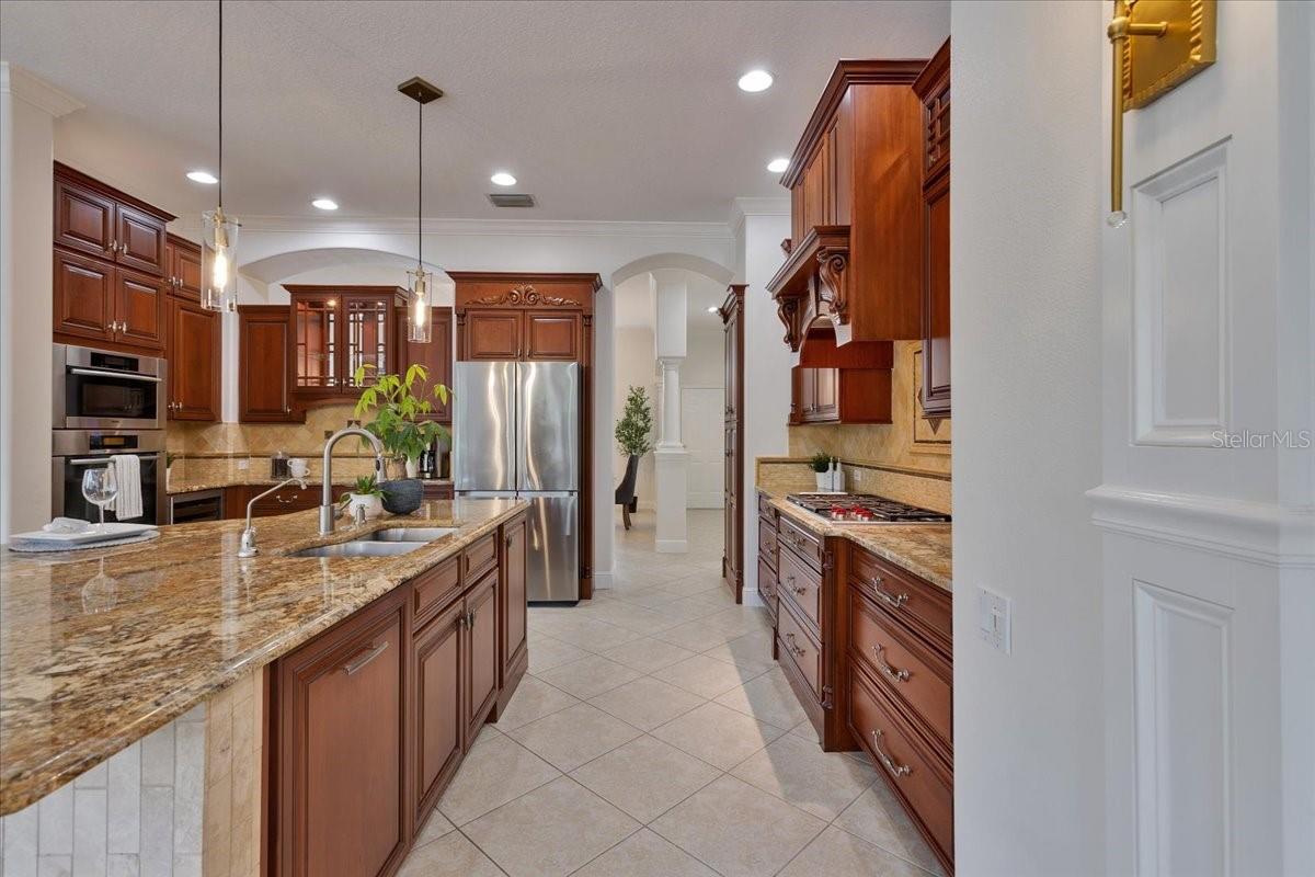 9814 EMERALD LINKS DR