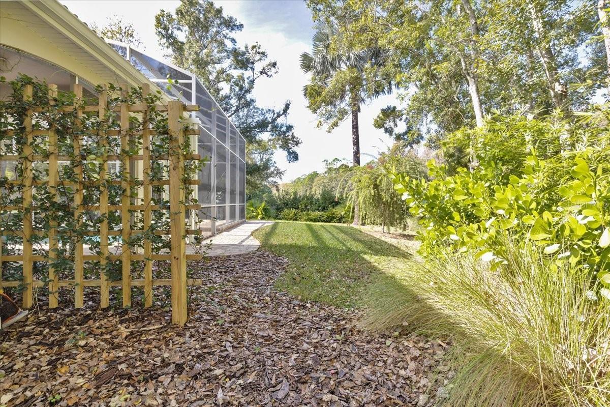 9814 EMERALD LINKS DR