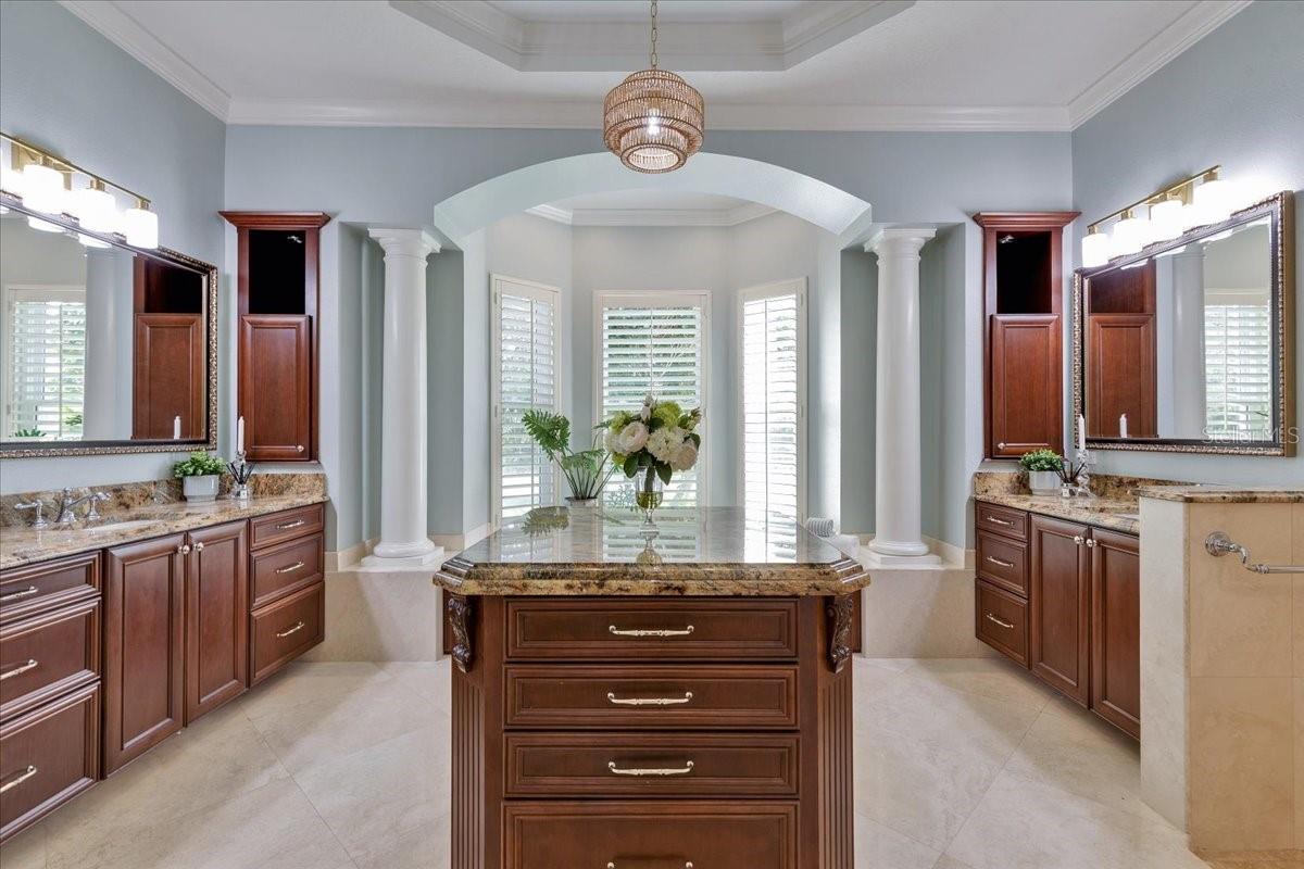 9814 EMERALD LINKS DR