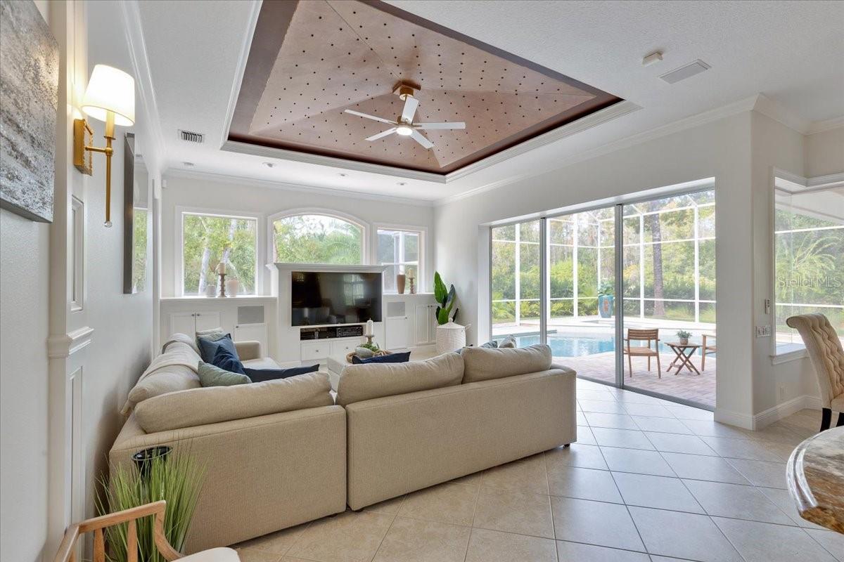 9814 EMERALD LINKS DR