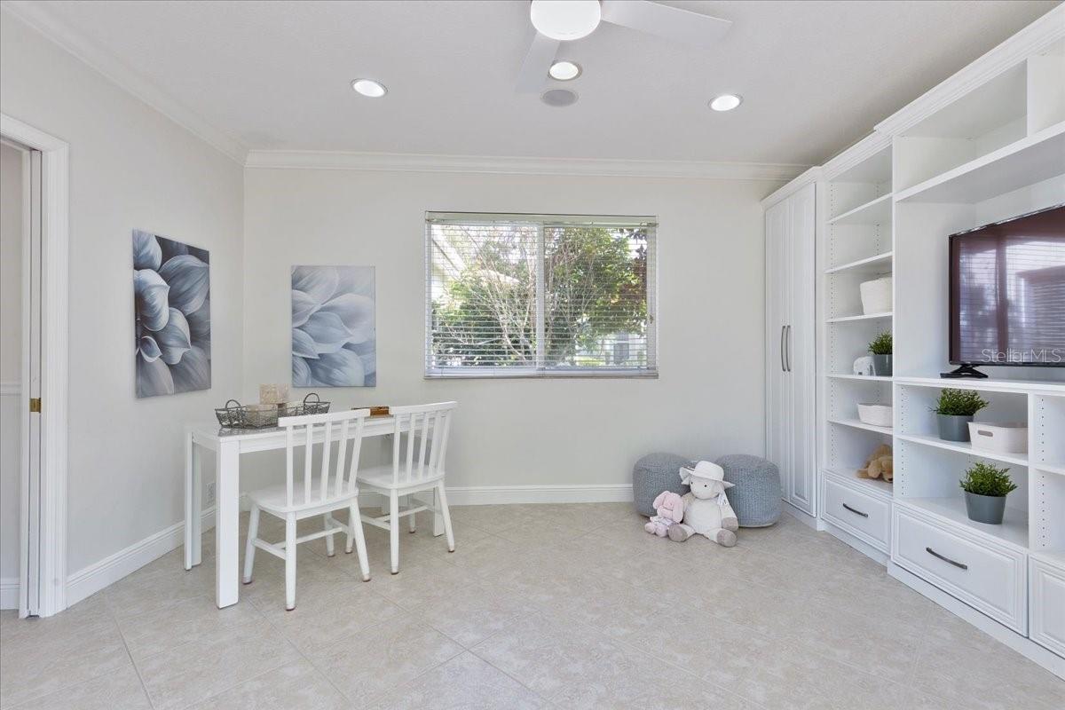 9814 EMERALD LINKS DR