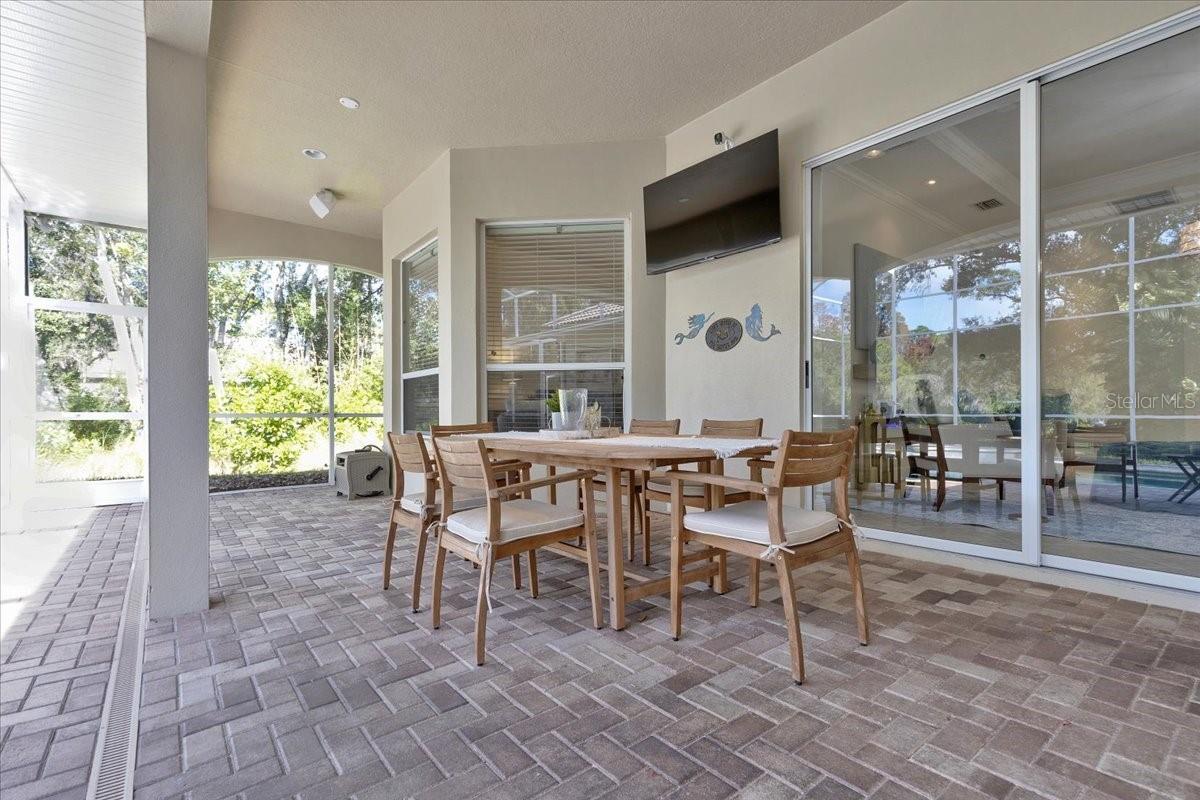 9814 EMERALD LINKS DR