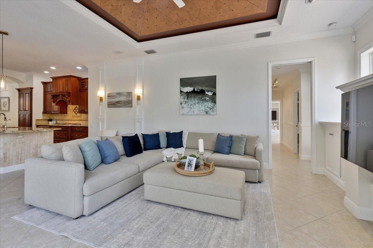 9814 EMERALD LINKS DR