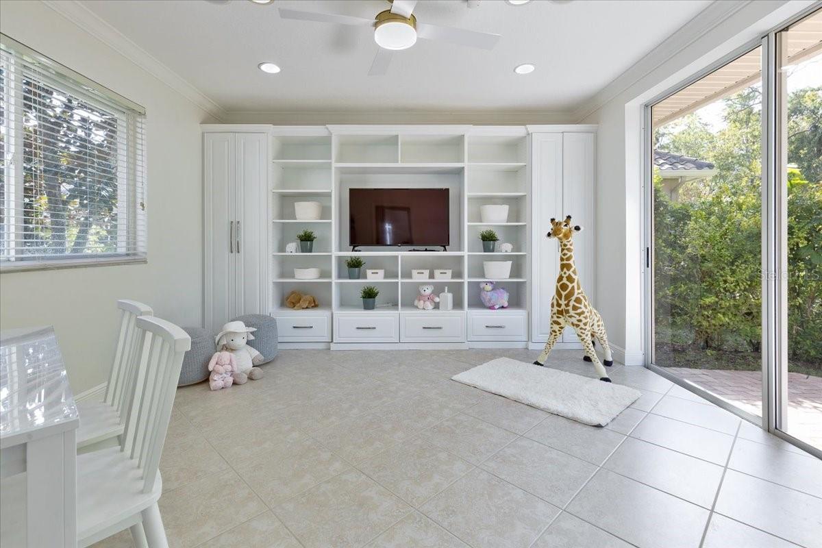 9814 EMERALD LINKS DR