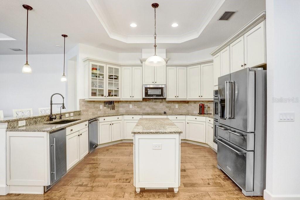 7709 KENIA MEADOWS LN