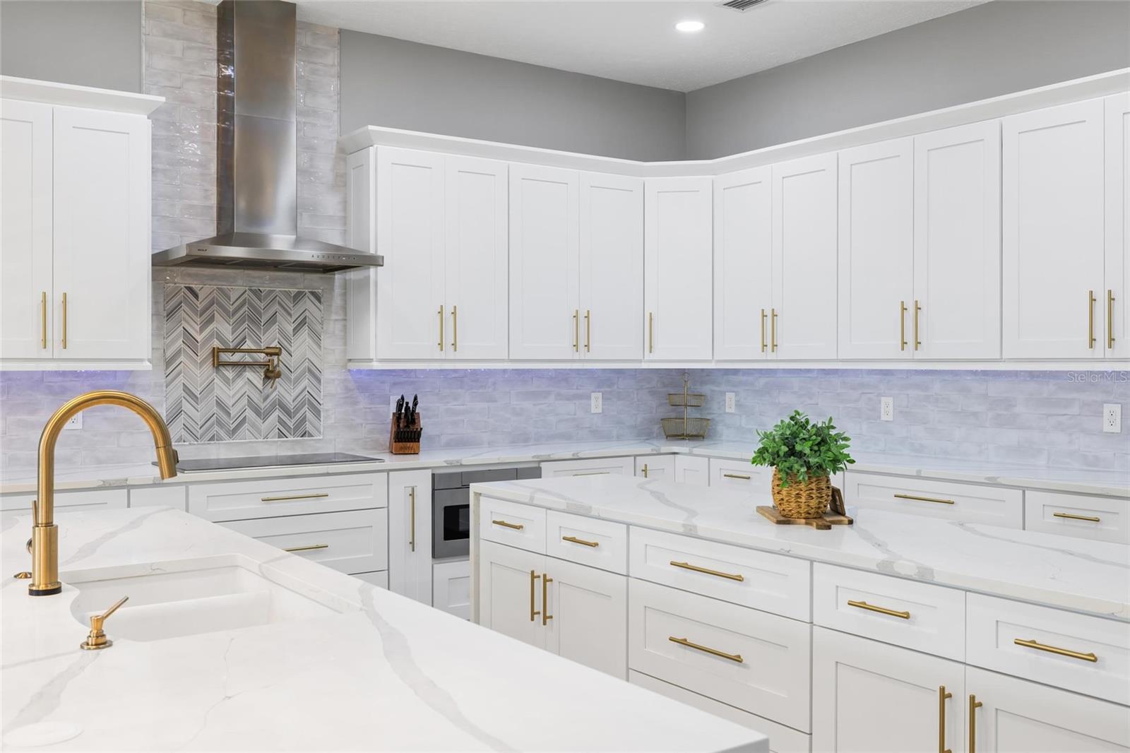 9810 COMPASS POINT WAY