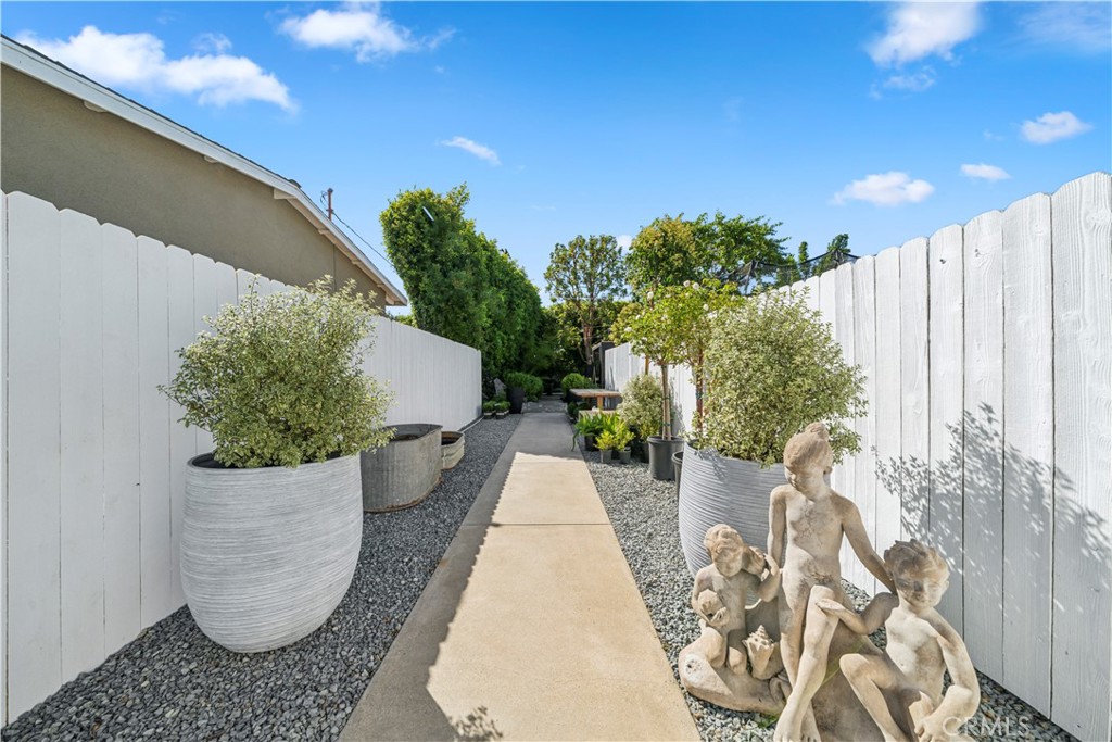 229 Del Mar Avenue