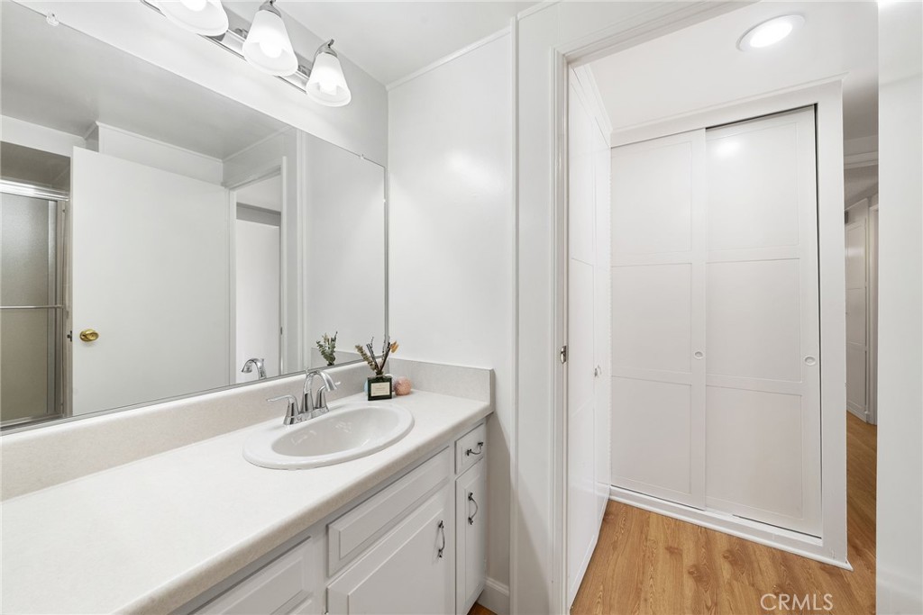 225 Avenida Majorca N