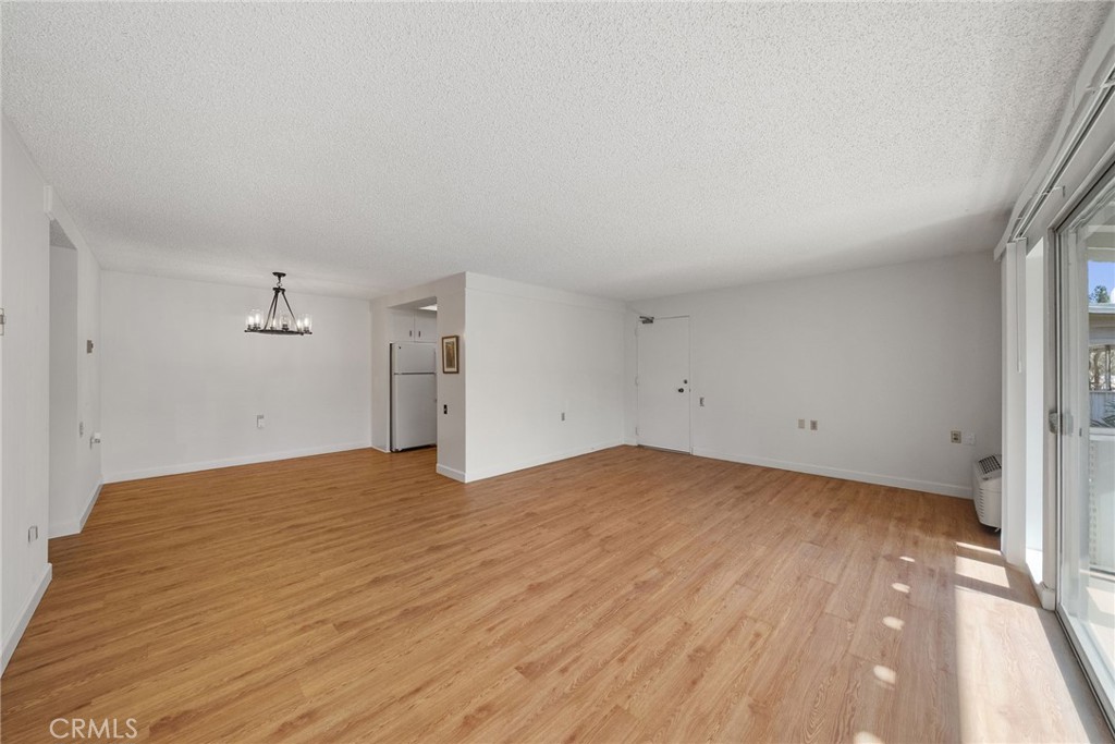 225 Avenida Majorca N