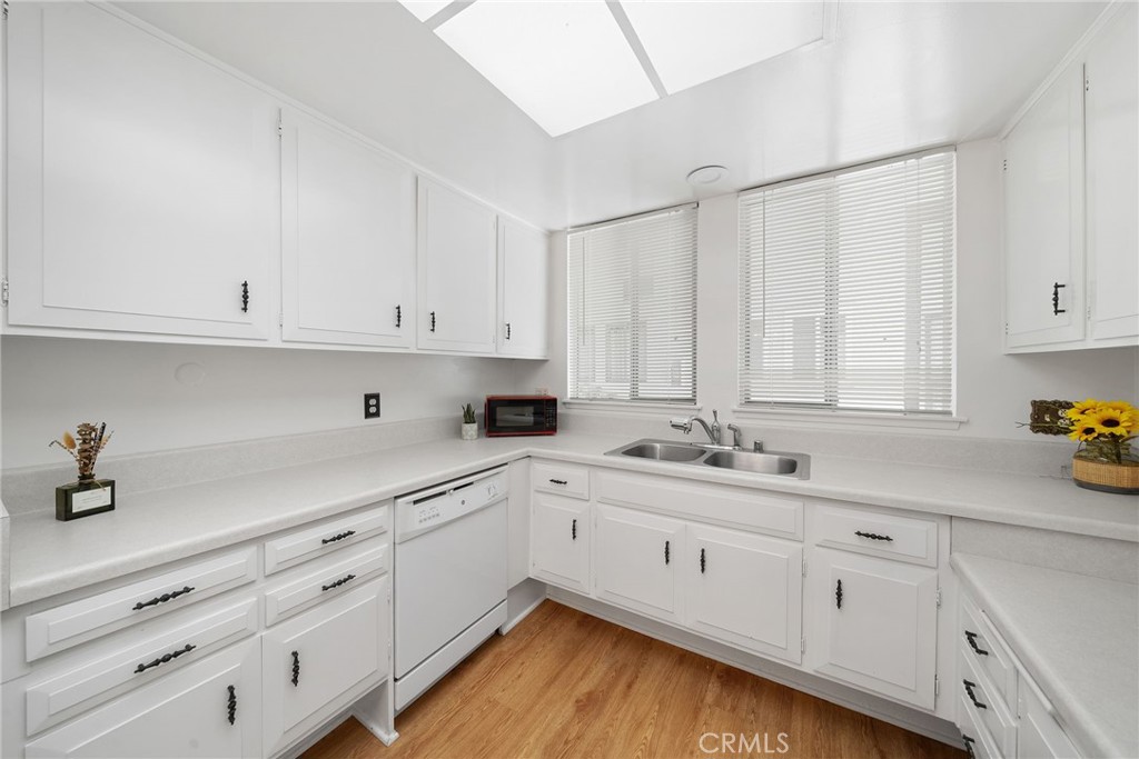 225 Avenida Majorca N