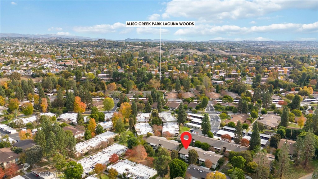 225 Avenida Majorca N