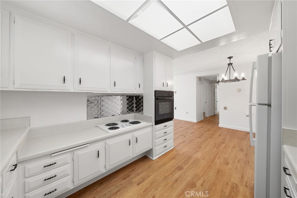 225 Avenida Majorca N