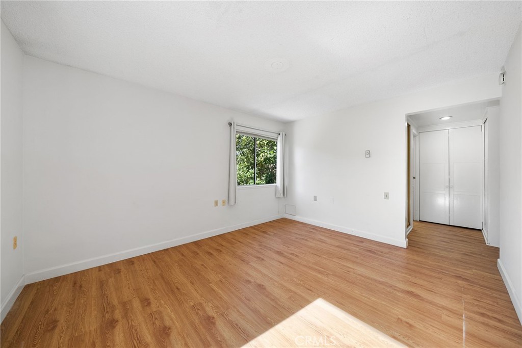 225 Avenida Majorca N