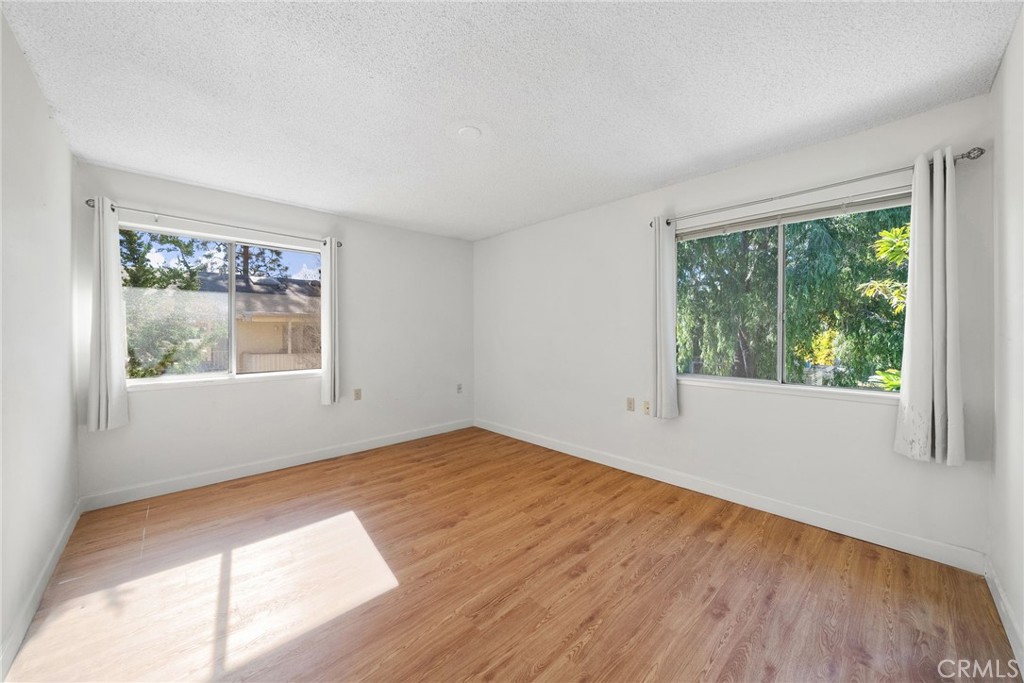 225 Avenida Majorca N