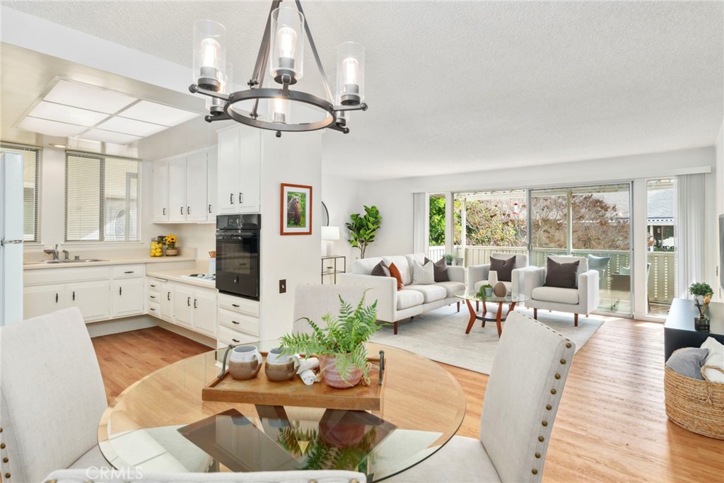 225 Avenida Majorca N