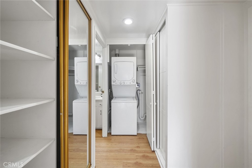 225 Avenida Majorca N