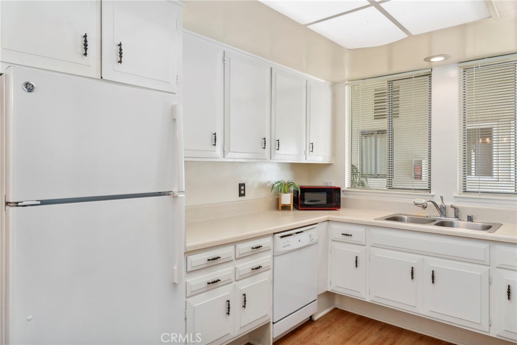 225 Avenida Majorca N