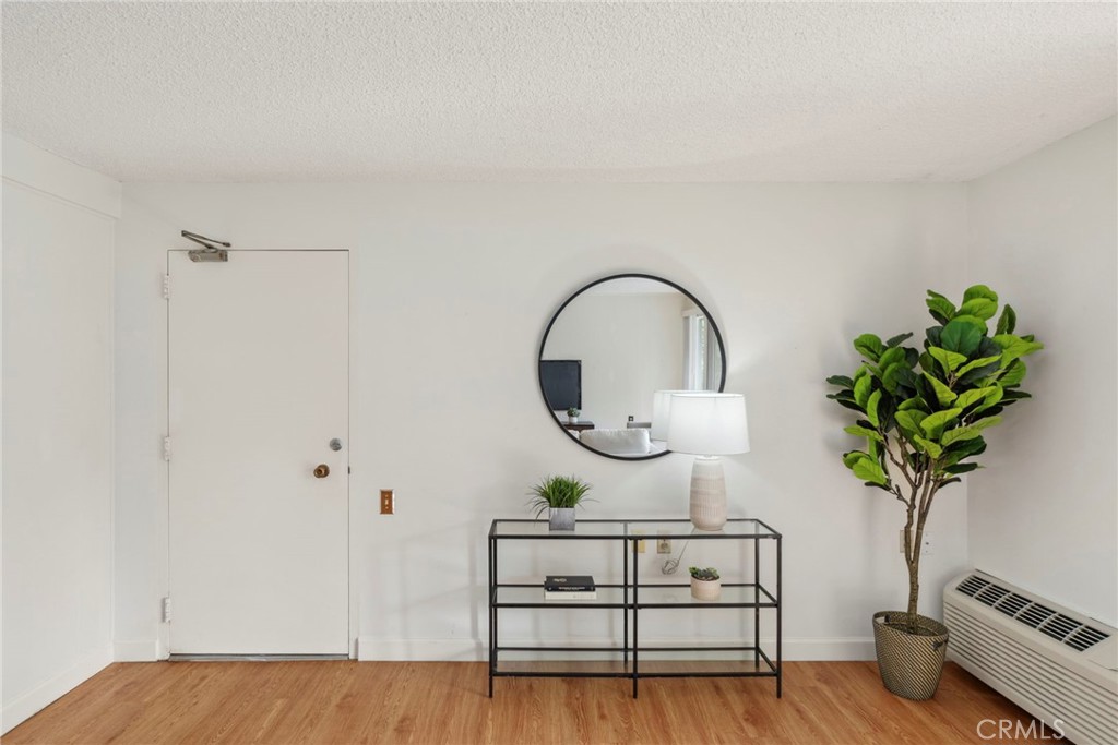 225 Avenida Majorca N