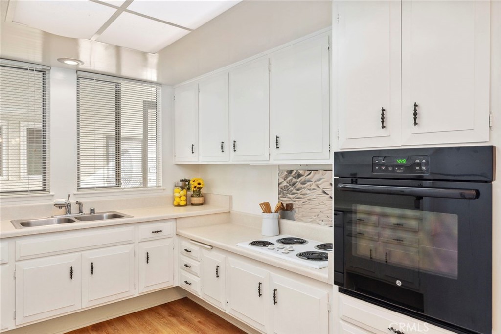 225 Avenida Majorca N