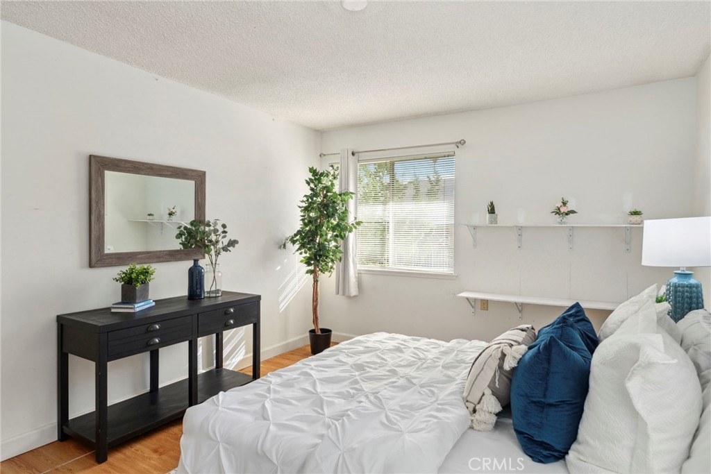 225 Avenida Majorca N