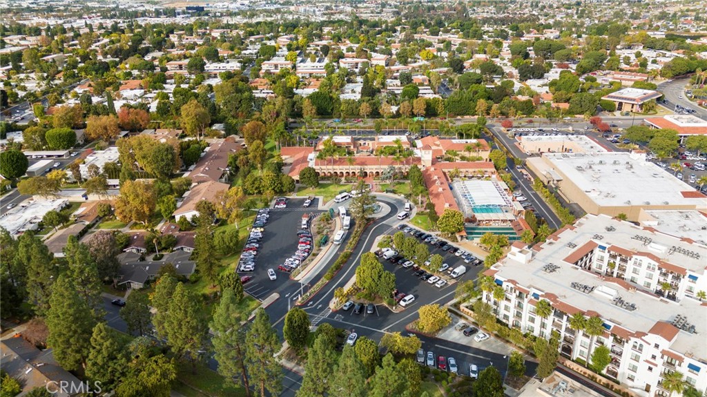 225 Avenida Majorca N