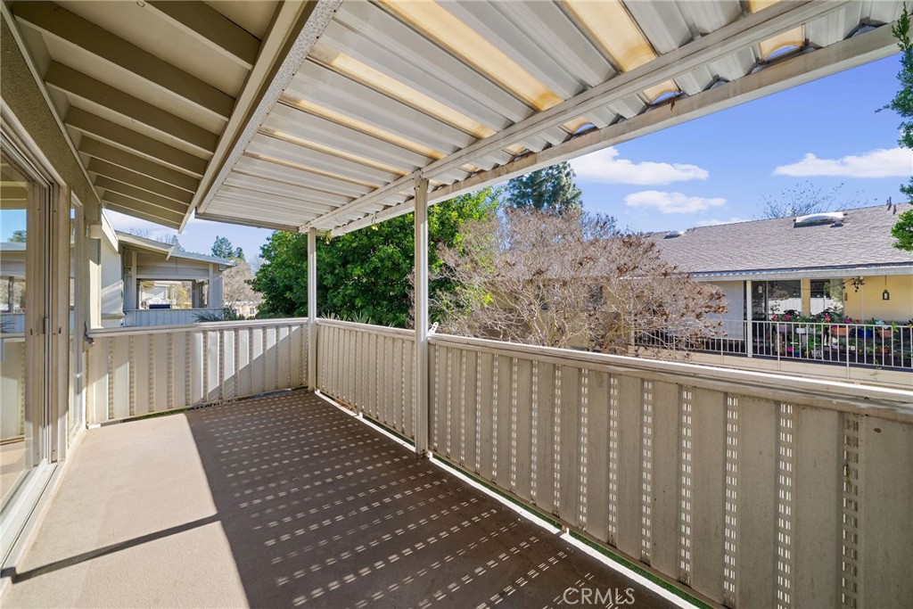 225 Avenida Majorca N