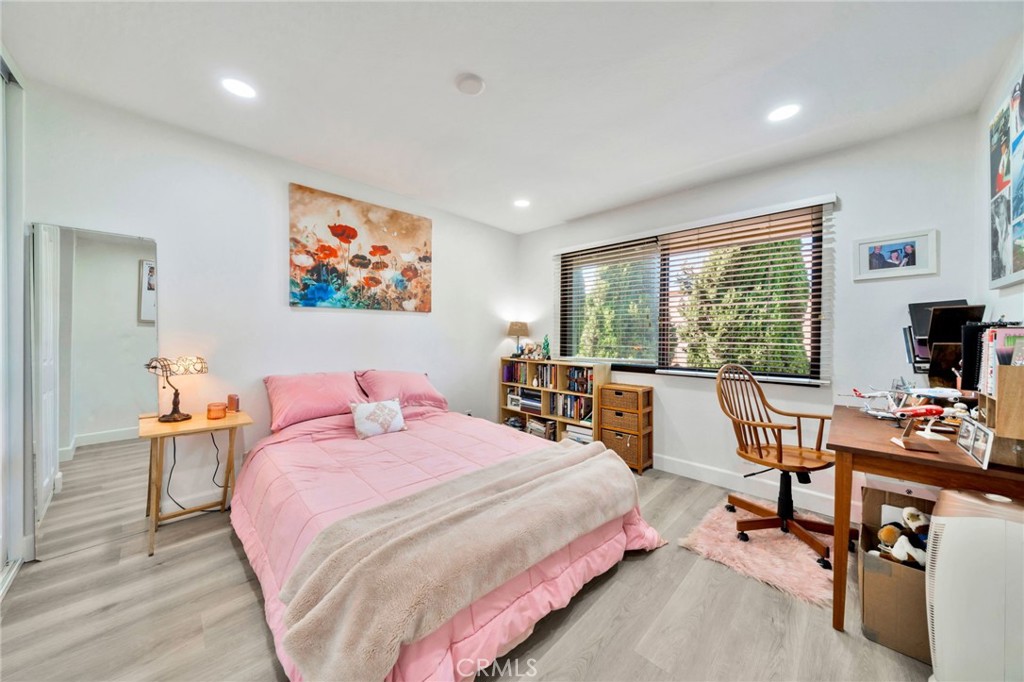 5151 Walnut Ave. 34