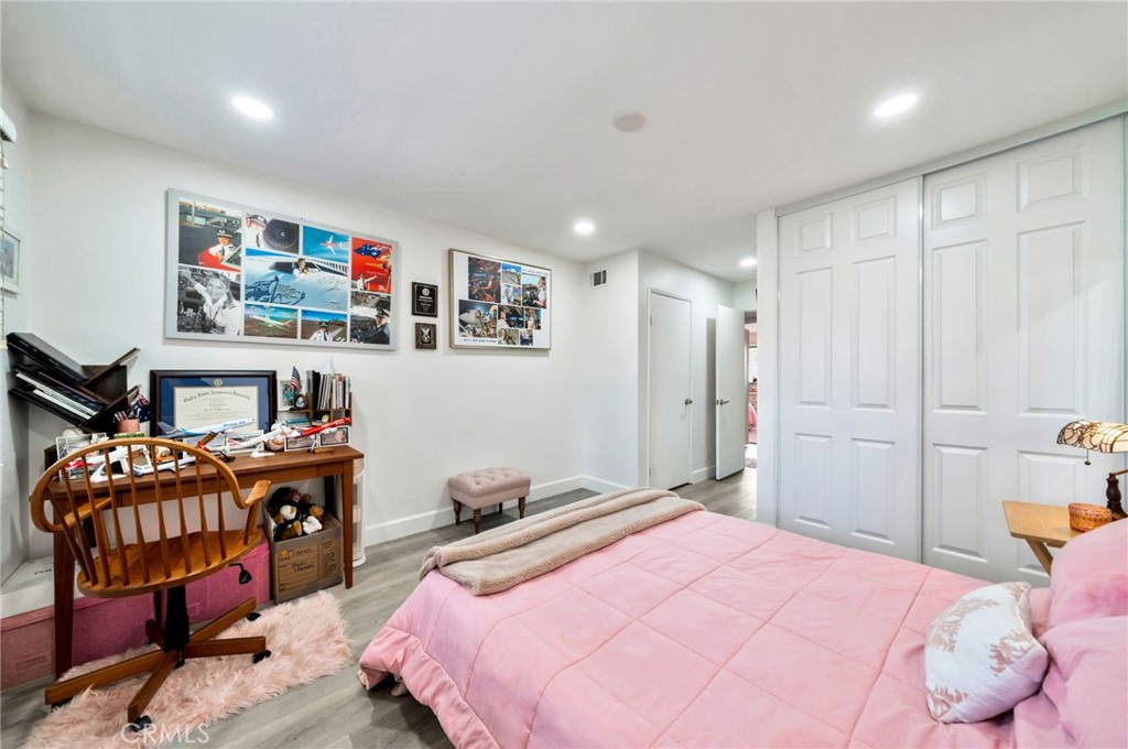 5151 Walnut Ave. 34