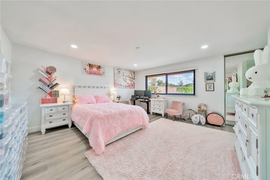 5151 Walnut Ave. 34