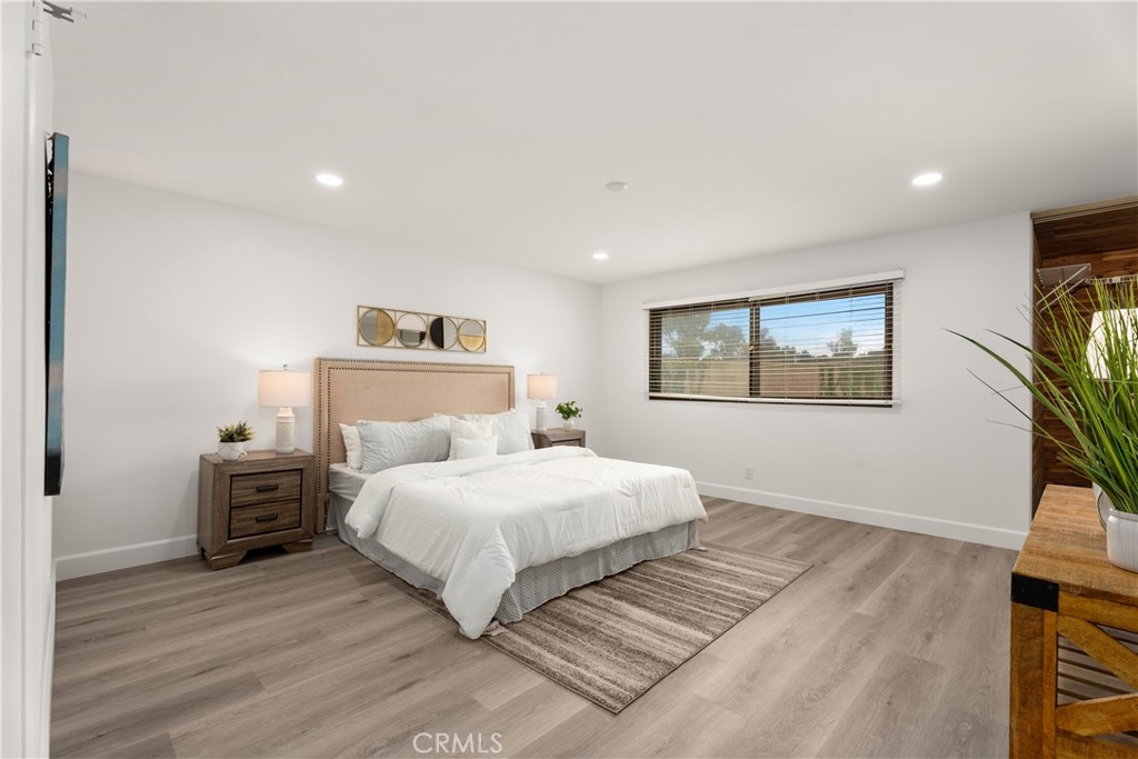 5151 Walnut Avenue 34