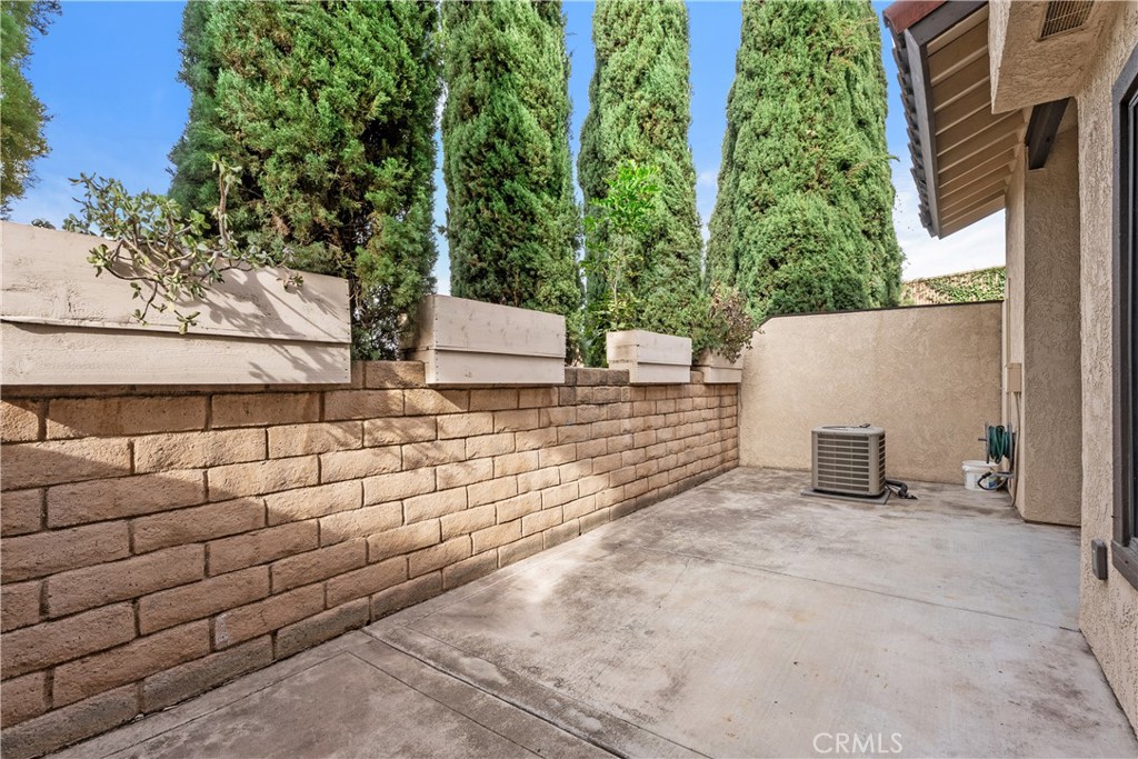 5151 Walnut Avenue 34