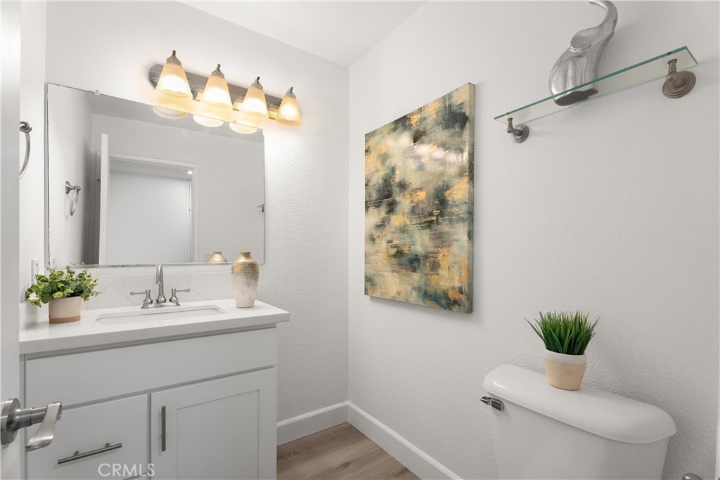 5151 Walnut Avenue 34