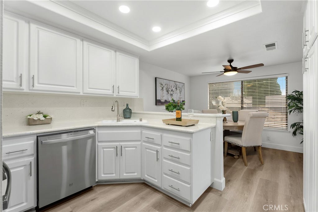 5151 Walnut Avenue 34