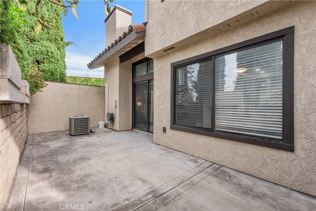 5151 Walnut Avenue 34