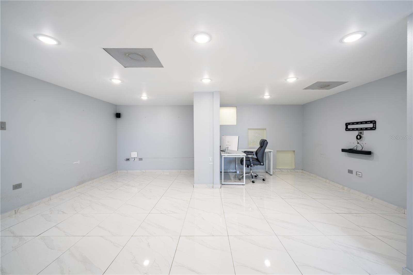 1225 PONCE DE LEON AVE