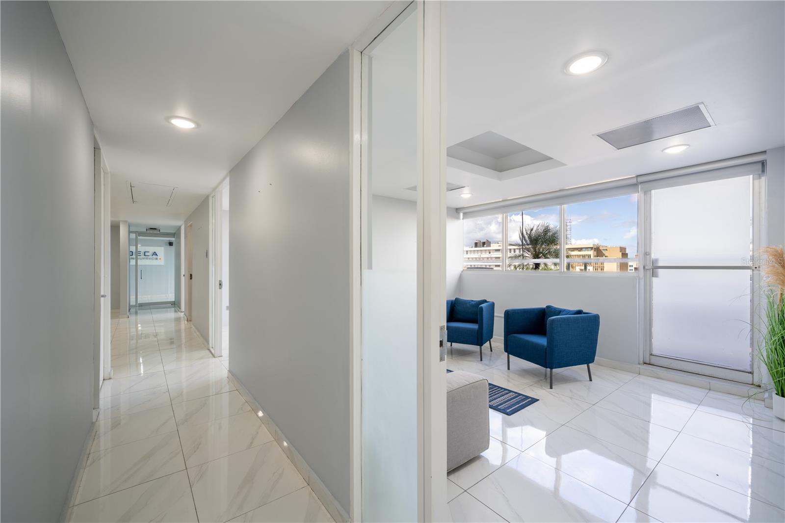 1225 PONCE DE LEON AVE