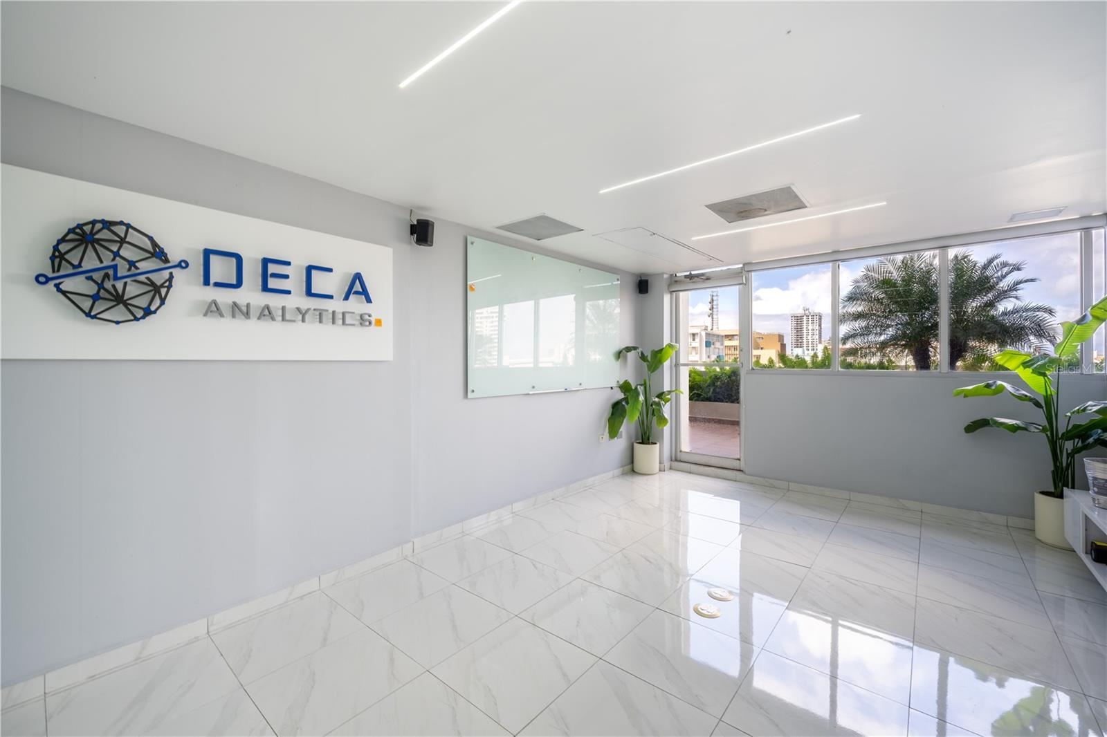 1225 PONCE DE LEON AVE