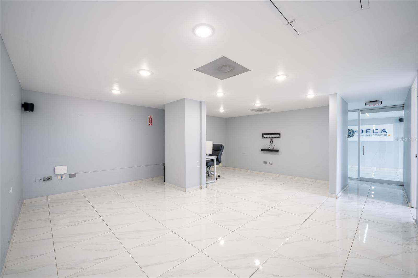 1225 PONCE DE LEON AVE