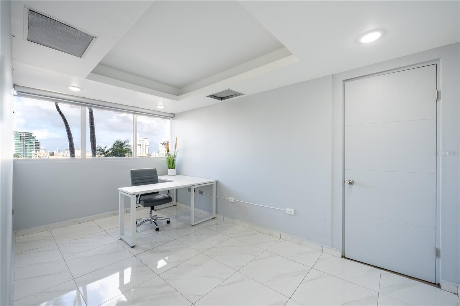 1225 PONCE DE LEON AVE